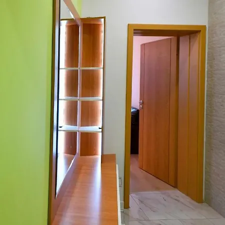 Varchev 1 Apartament Warna